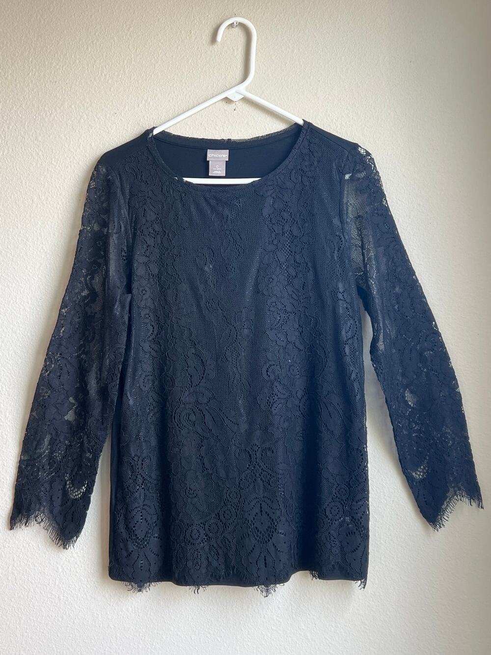 Chico's Black Eyelash Lace Overlay Long Sleeve Crew Neck Blouse Size 0 Small